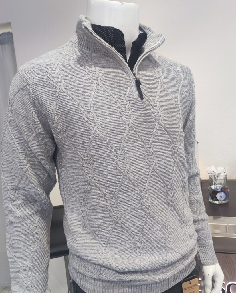 Trendiger Herbstpullover aus nachhaltigem Strickmaterial“
Vielseitig kombinierbarer Troyer-Pullover für Herbst- und Winteroutfits“
