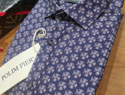 „Polim Pier Herrenhemd in Slimfit, dunkelblau mit kleinem Blumenmuster, hochwertige Baumwolle mit Elastan.“