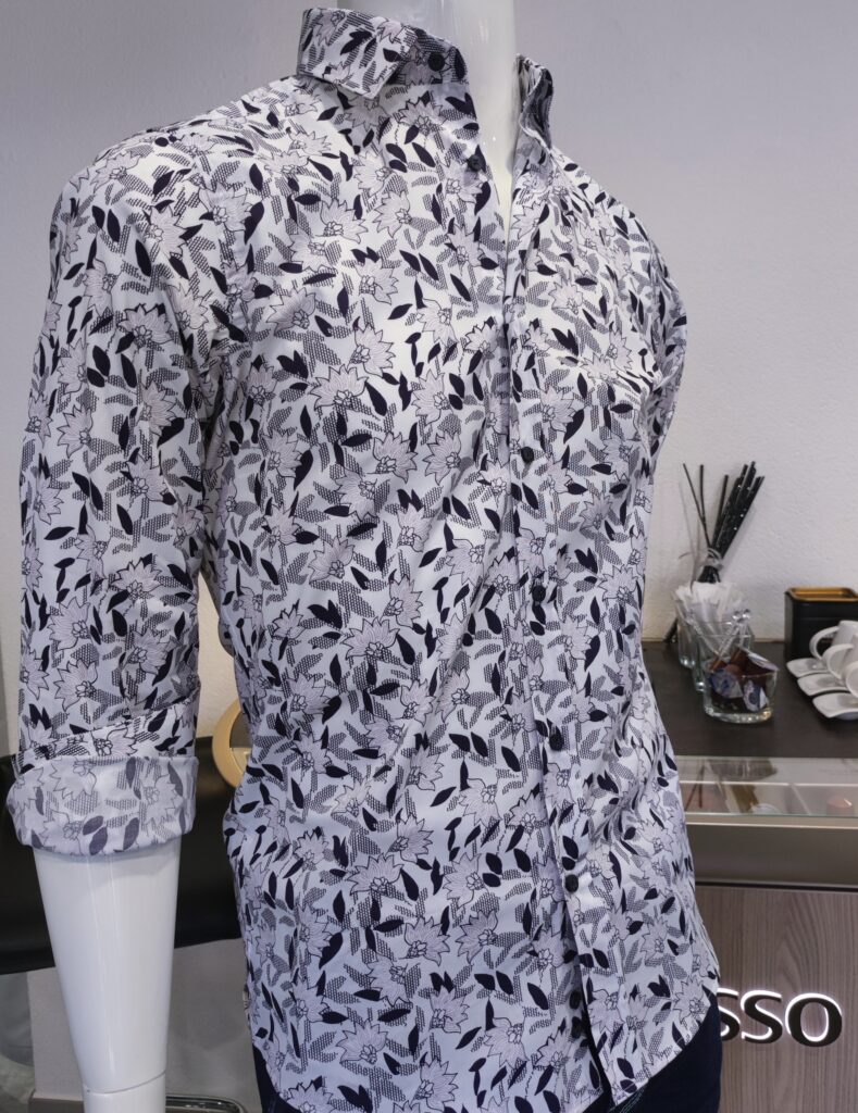 Premium Herrenhemd mit Blumenmotiv und Strukturdetails aus der Biblos Kollektion