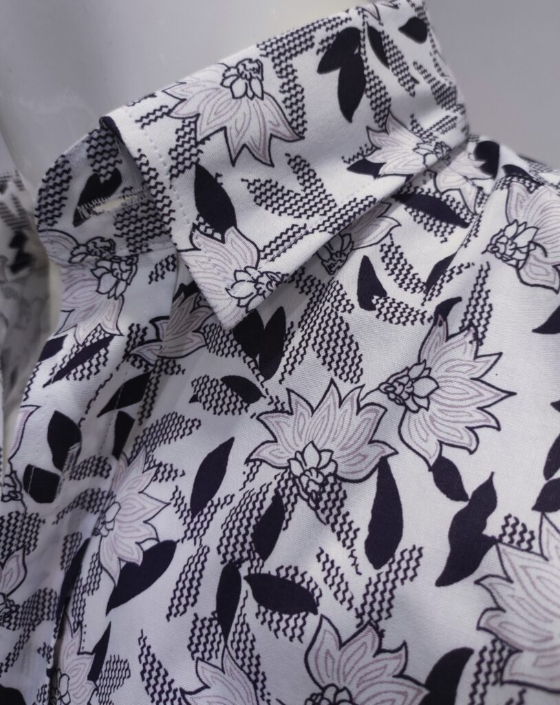 Premium Herrenhemd mit Blumenmotiv und Strukturdetails aus der Biblos Kollektion